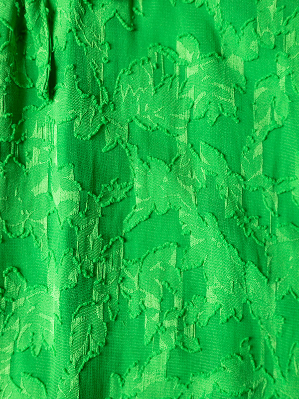 EVELYNN - Grønn chiffonkjole med struktur fra Zhenzi