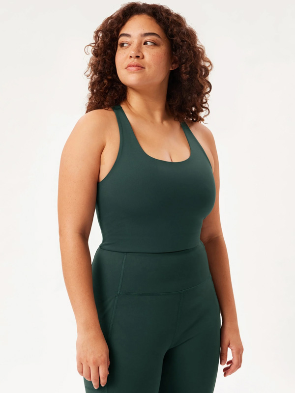 PALOMA - Plus Size Topp fra Girlfriend Collective