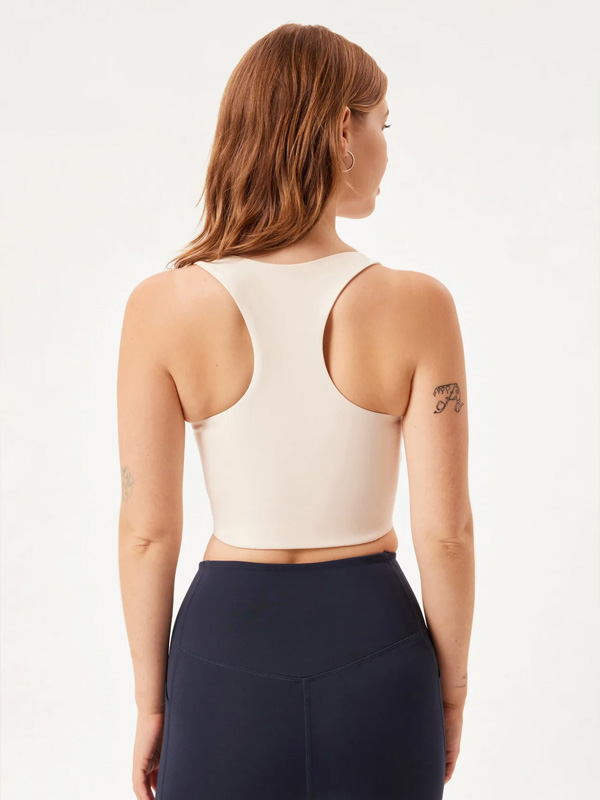PALOMA - Plus Size Topp fra Girlfriend Collective