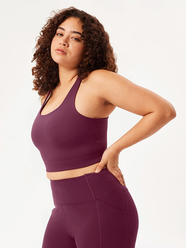 PALOMA - Plus Size Topp fra Girlfriend Collective