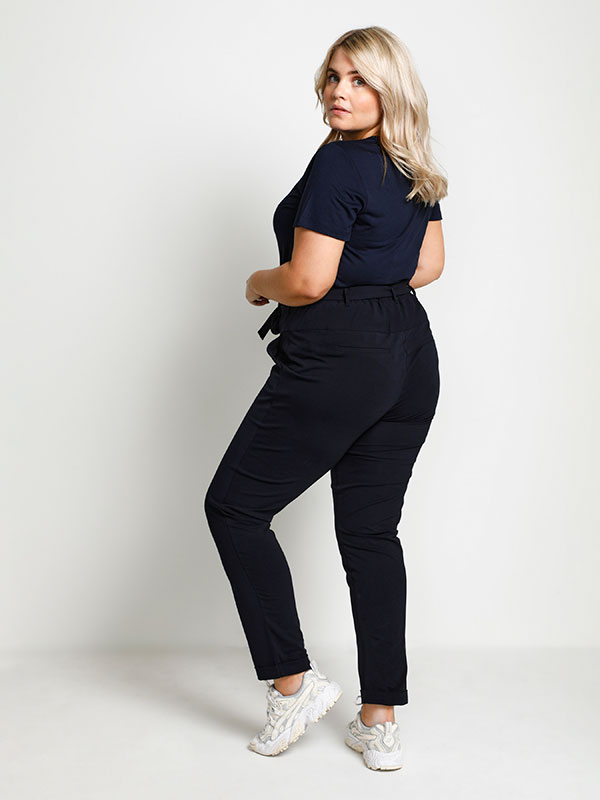 JIA - Plus Size Bukser fra Kaffe Curve