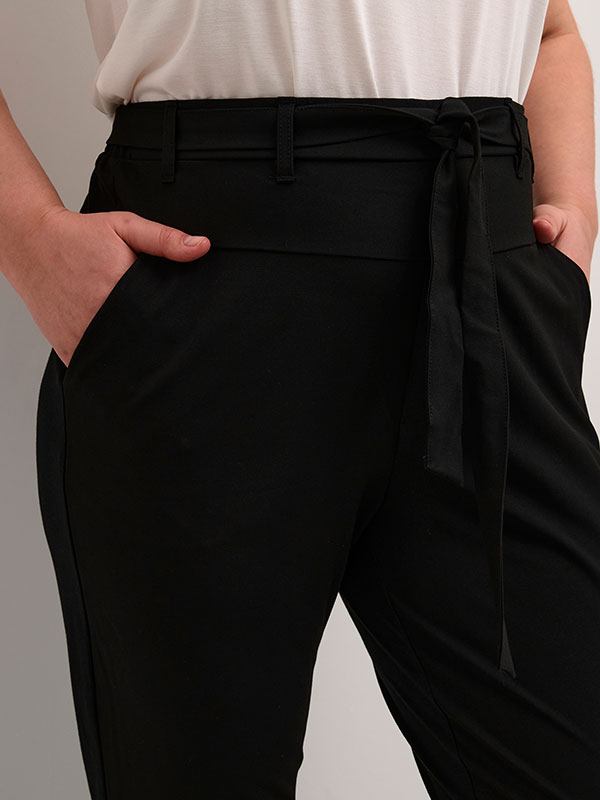 JIA - Plus Size Bukser fra Kaffe Curve
