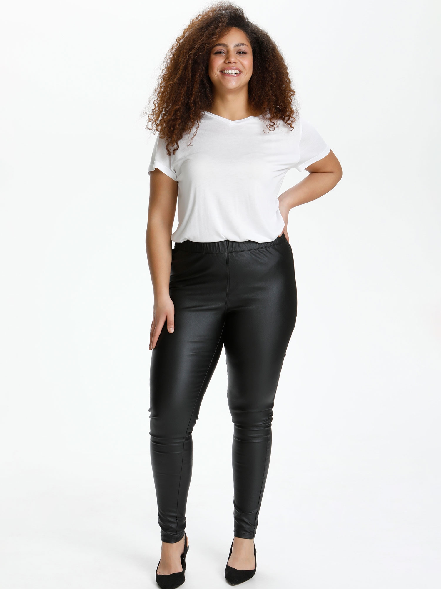 Sorte skind look leggings  fra Kaffe Curve