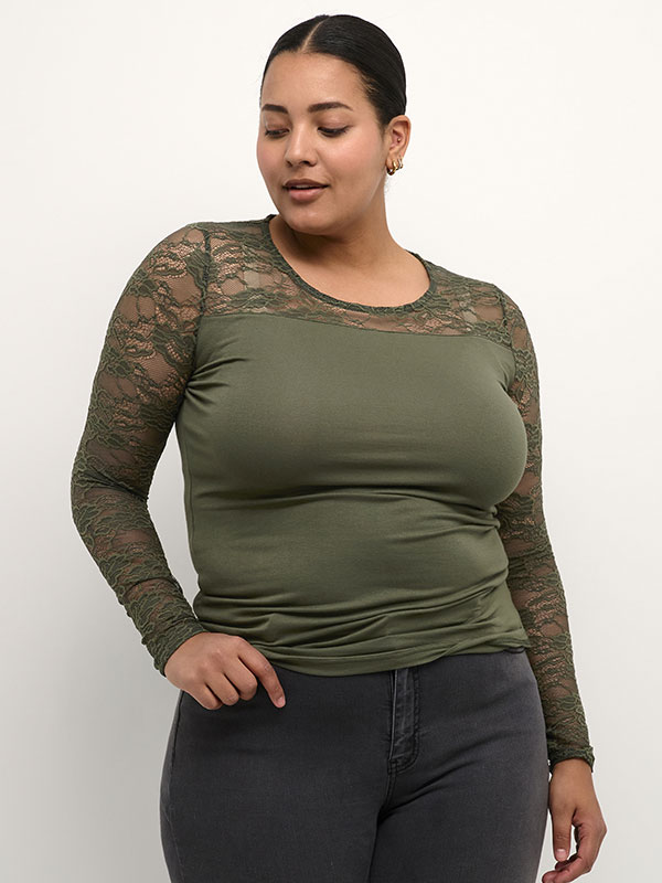 Bluse fra Kaffe Curve