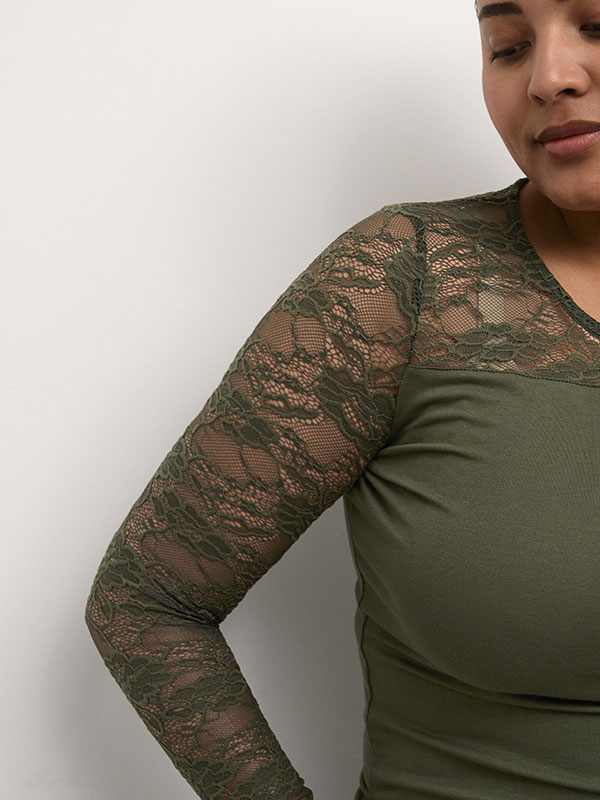 Bluse fra Kaffe Curve