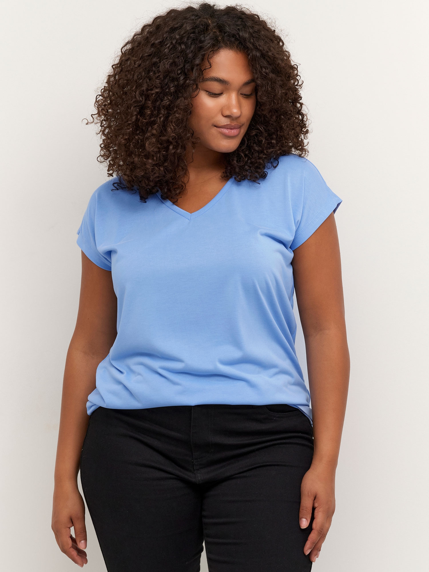 KCIlna - Lekker lyseblå t-skjorte i jersey fra Kaffe Curve
