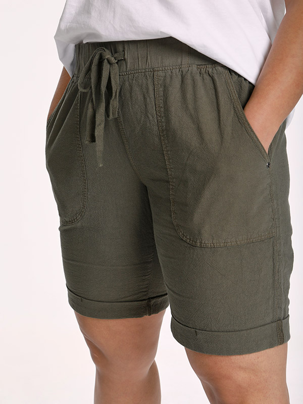 NANA - Grønne shorts i bomull fra Kaffe Curve
