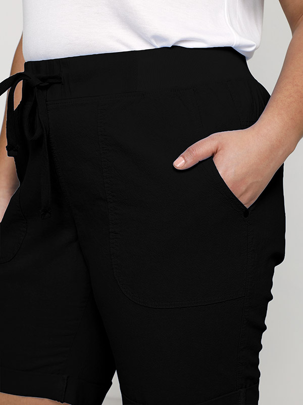 NANA - Svarte shorts i bomull fra Kaffe Curve