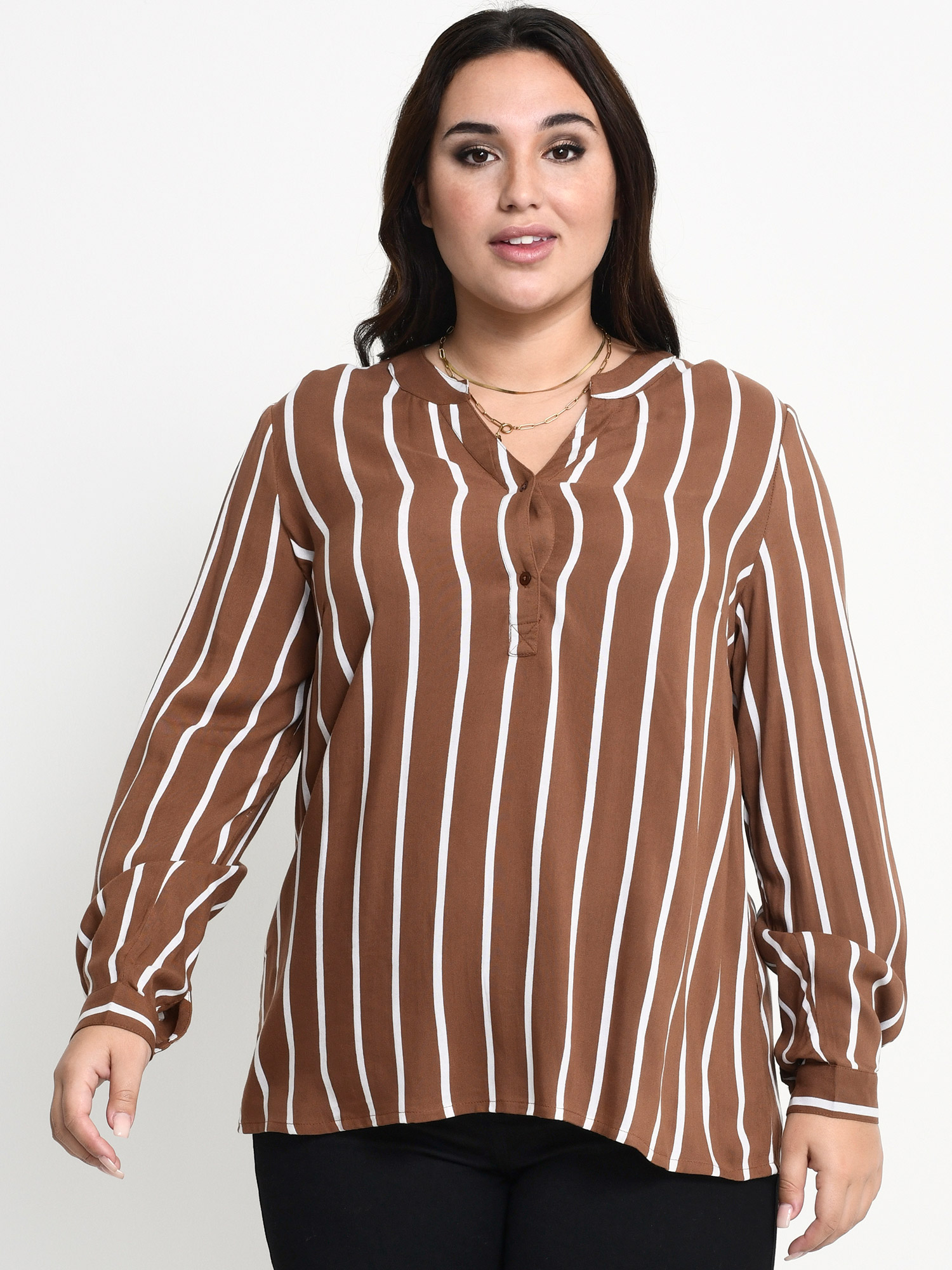 KC SIDA - Flott brun viskosebluse med hvite striper fra Kaffe Curve