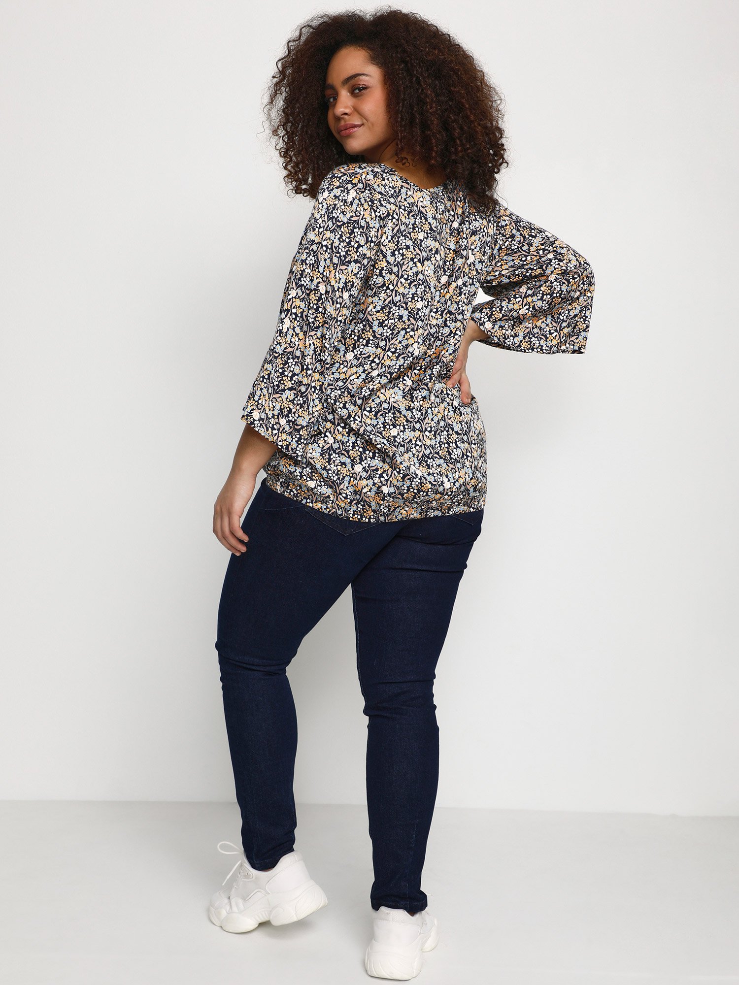 Bluse fra Kaffe Curve