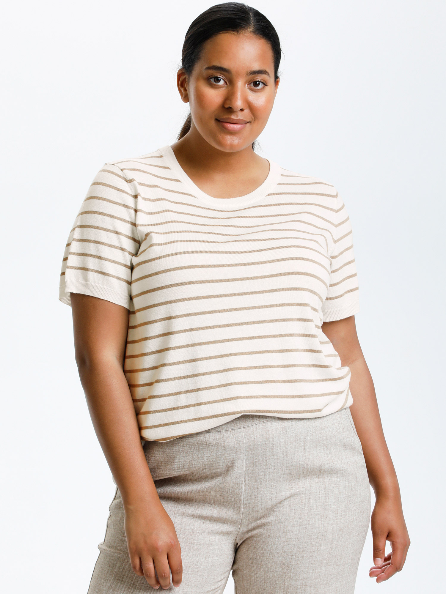 KCmalana - Beige t-skjorte med striper fra Kaffe Curve