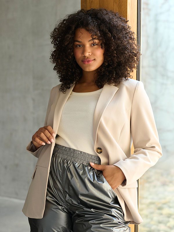 SAKIRA - Plus Size Blazer fra Kaffe Curve