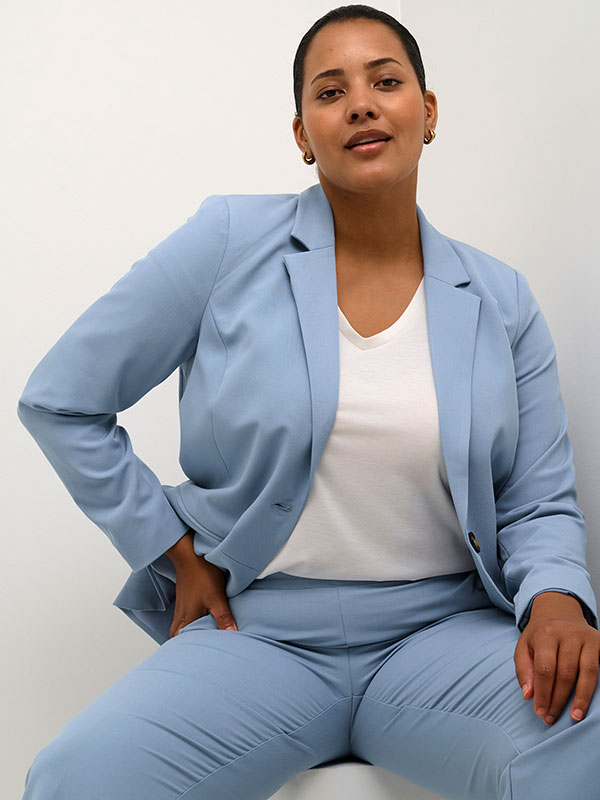 SAKIRA - Plus Size Blazer fra Kaffe Curve