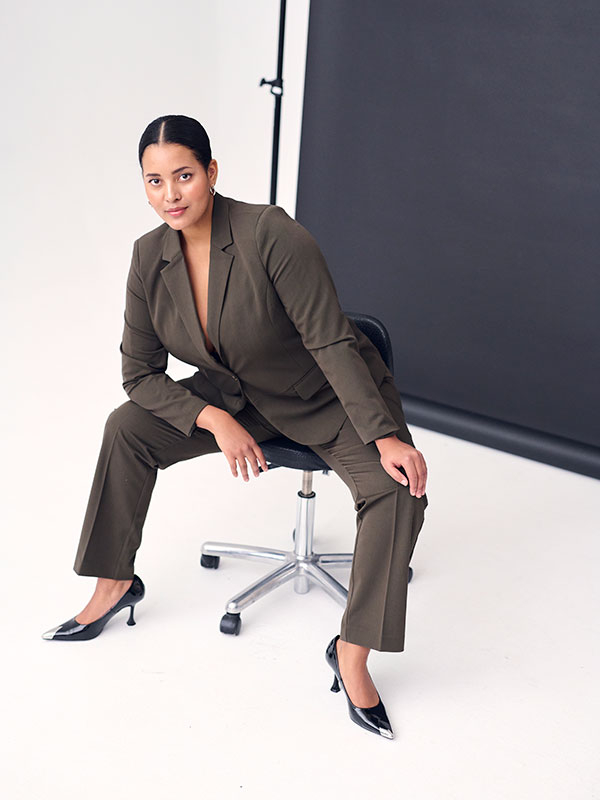 SAKIRA - Plus Size Bukser fra Kaffe Curve