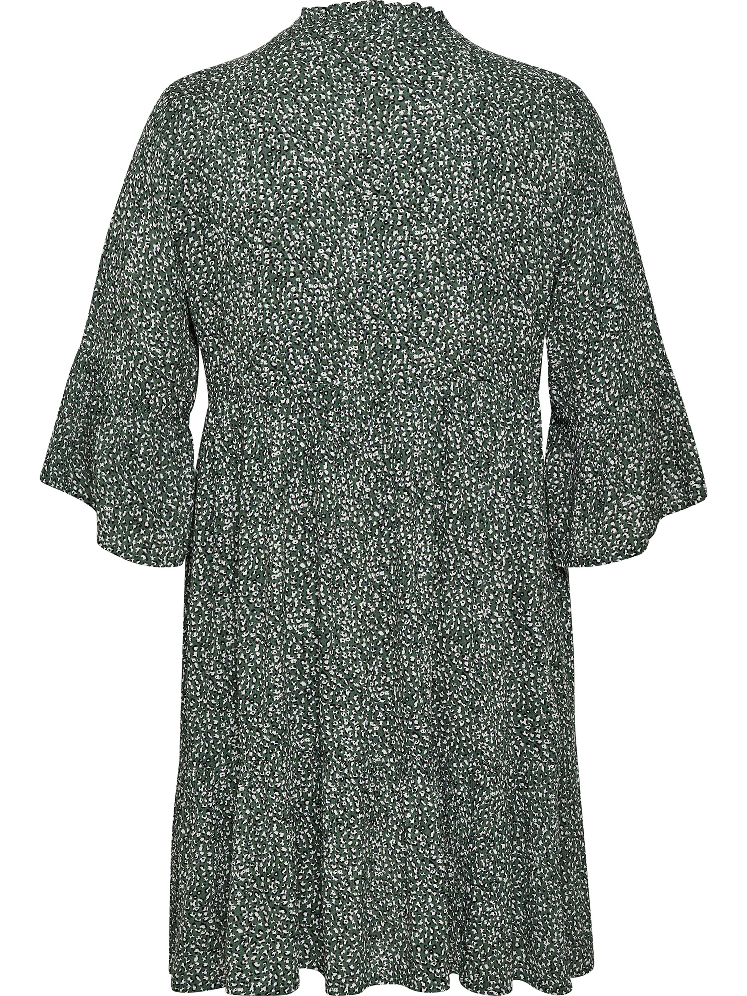 KCherana Ami - grønn kjole i bærekraftig crepet viskose med hvitt og svart mønster fra Kaffe Curve