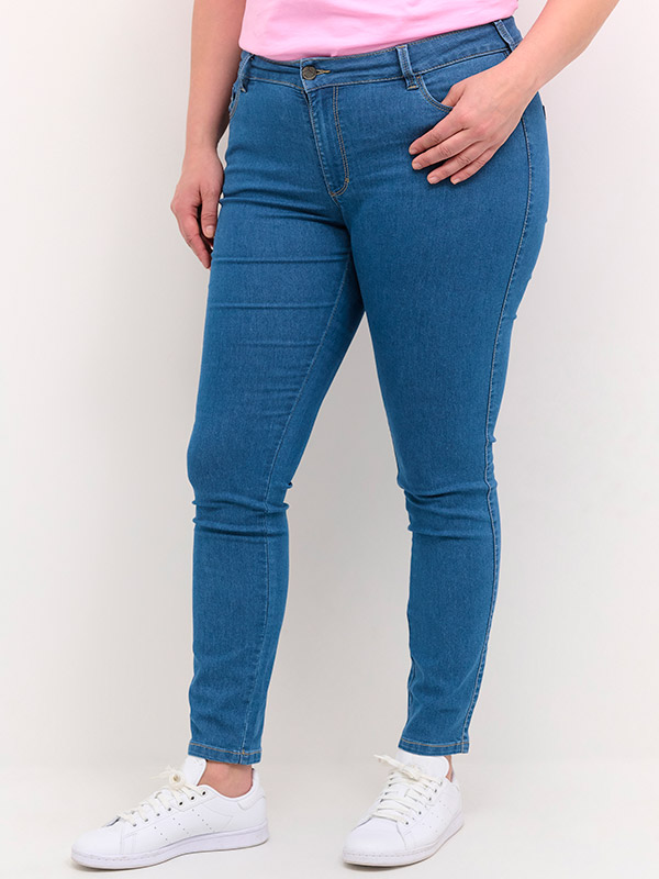 VICKA - Blå jeans med smale ben fra Kaffe Curve