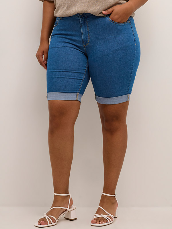 VICKA - Blå shorts i stretch denim fra Kaffe Curve