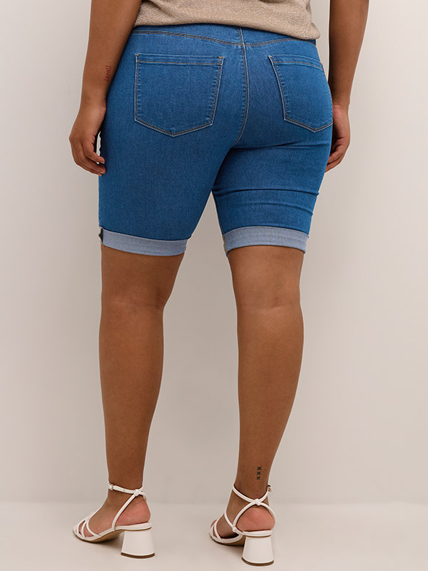 VICKA - Blå shorts i stretch denim fra Kaffe Curve