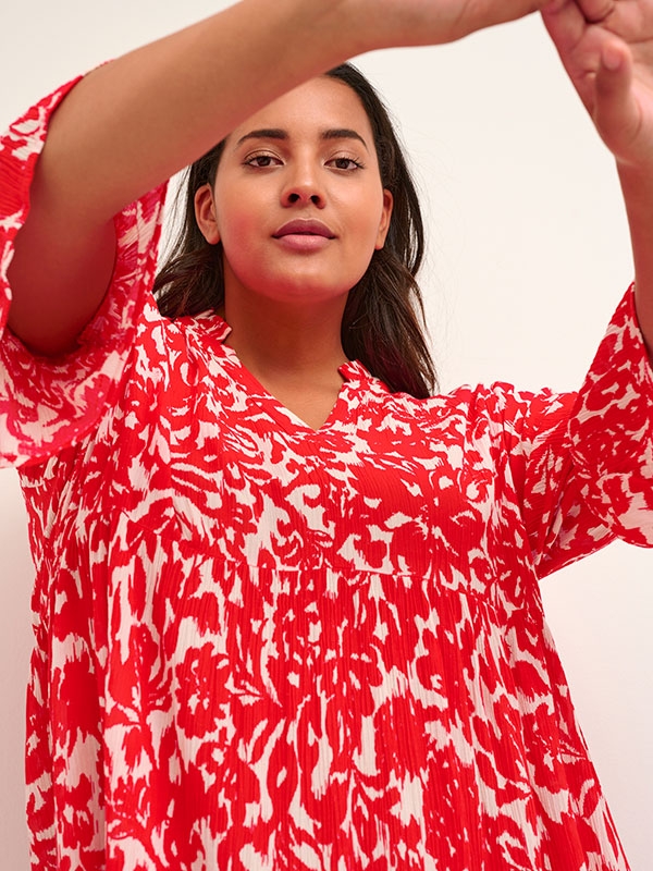 ELLA  - Plus Size Kjole fra Kaffe Curve