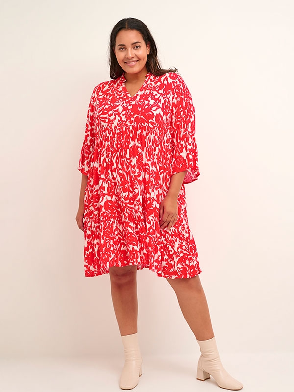 ELLA  - Plus Size Kjole fra Kaffe Curve