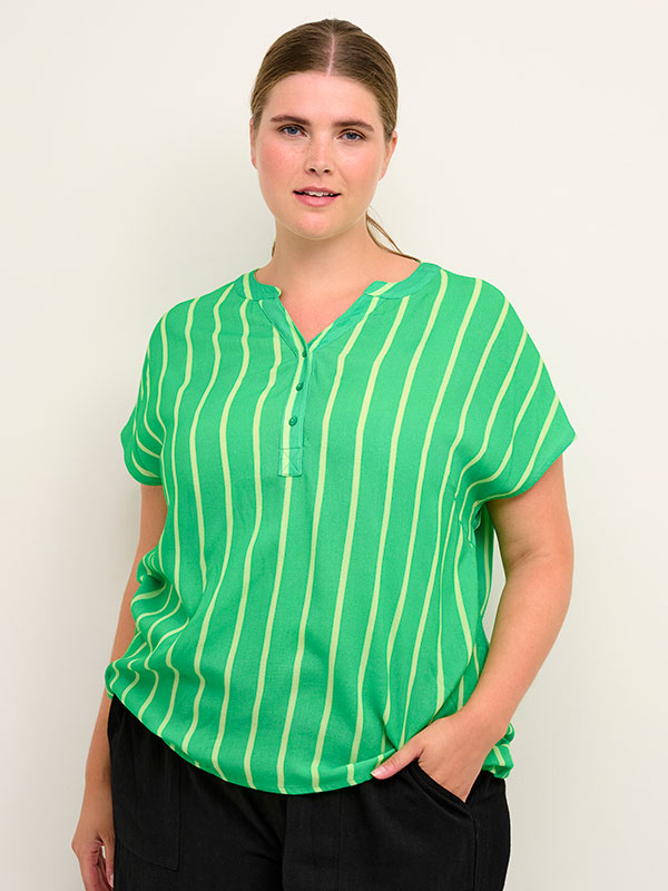 Bluse fra Kaffe Curve