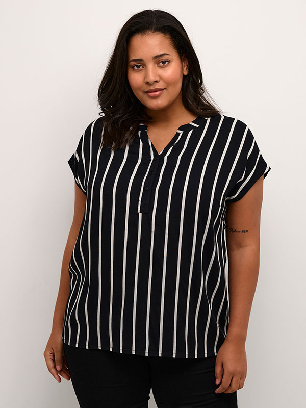 Bluse fra Kaffe Curve