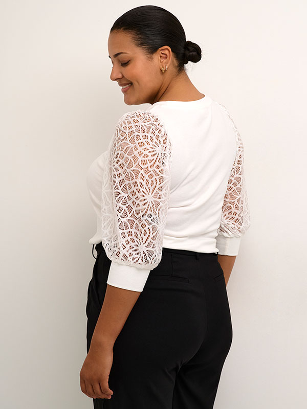 BELLA - Plus Size Bluse fra Kaffe Curve