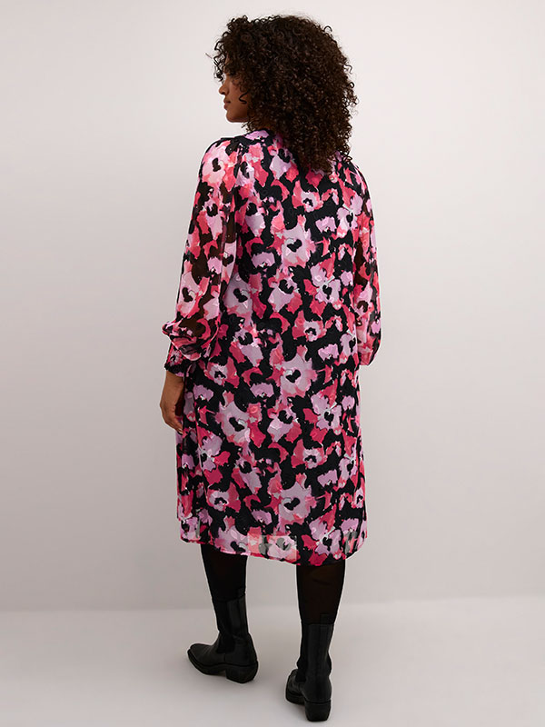 Kjole fra Kaffe Curve