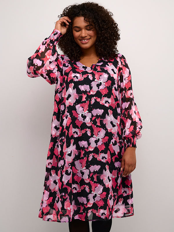 Kjole fra Kaffe Curve