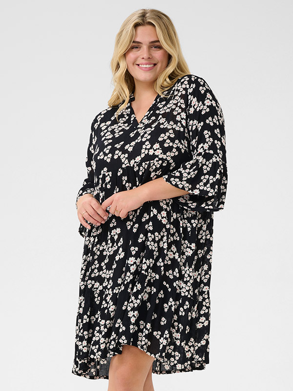 KCAMI - Plus Size Kjole fra Kaffe Curve