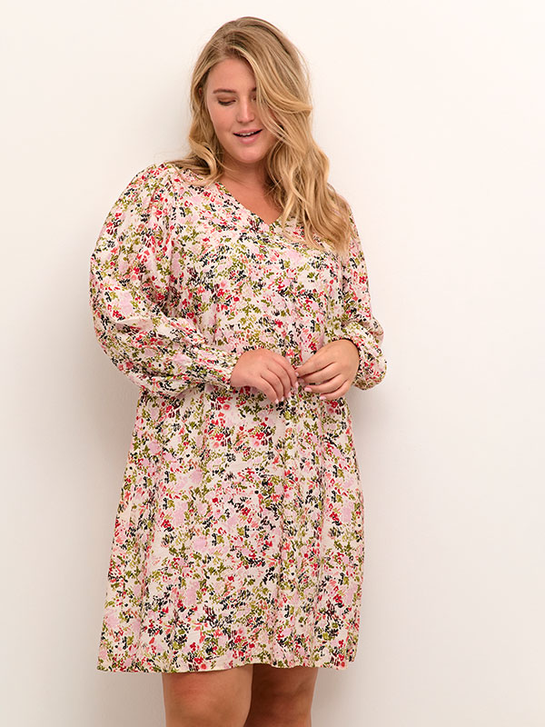 Kjole fra Kaffe Curve