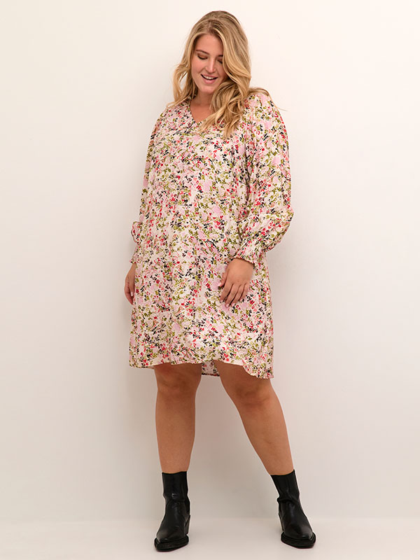 Kjole fra Kaffe Curve