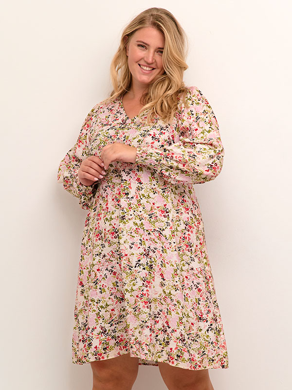 Kjole fra Kaffe Curve