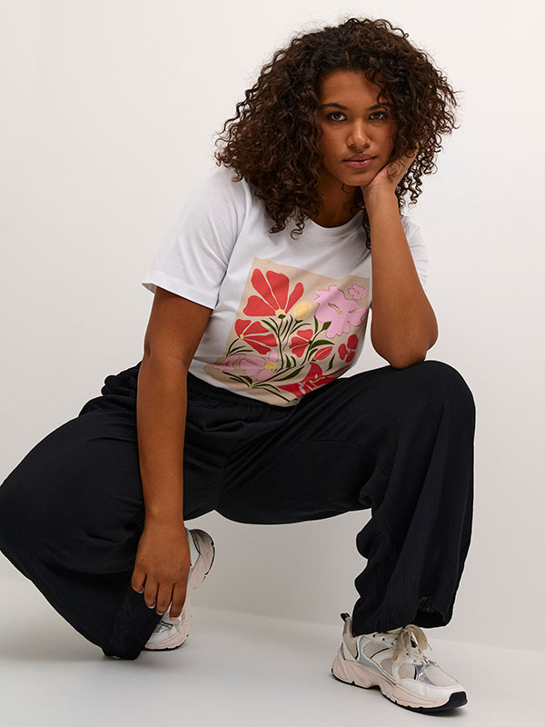 ELINA - Plus Size T-shirt fra Kaffe Curve