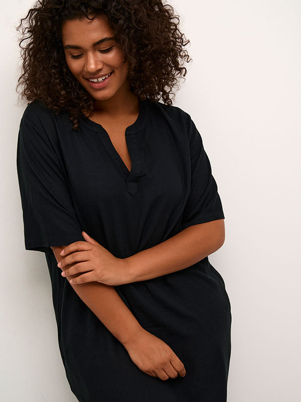 Kjole fra Kaffe Curve