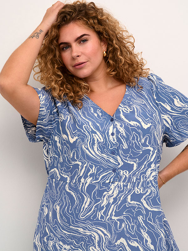 KCALONA - Plus Size Kjole fra Kaffe Curve