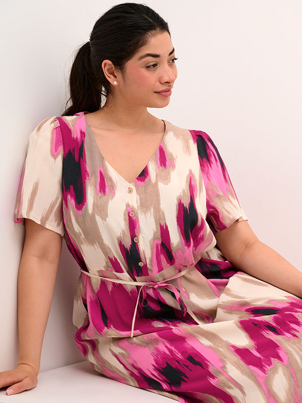 KCALONA - Plus Size Kjole fra Kaffe Curve