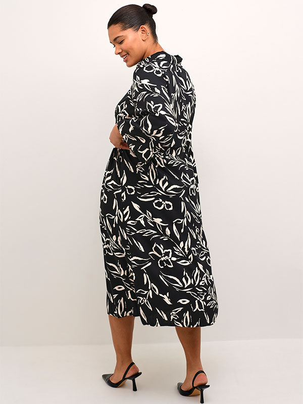 KCFLORA - Plus Size Kjole fra Kaffe Curve