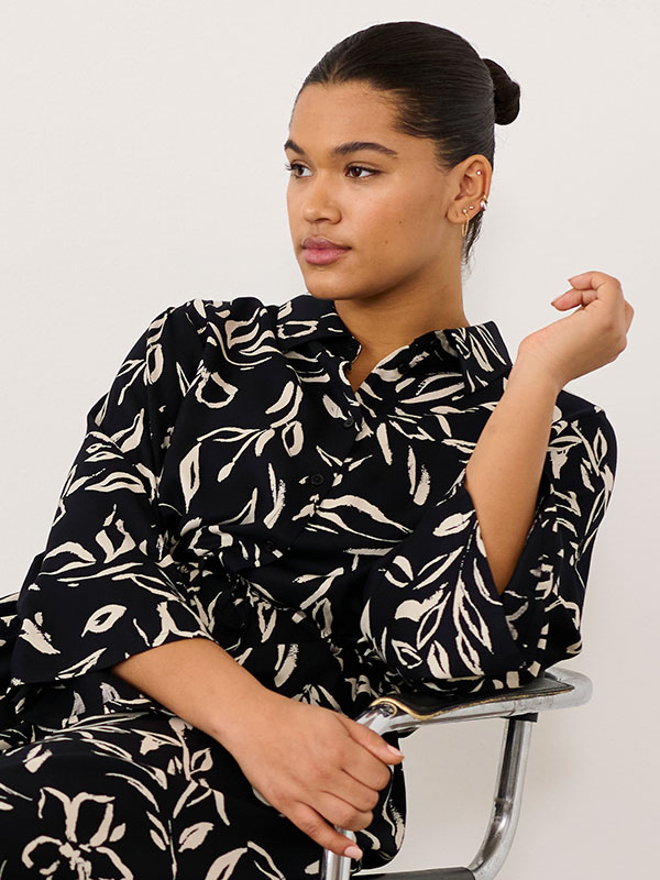 KCFLORA - Plus Size Kjole fra Kaffe Curve