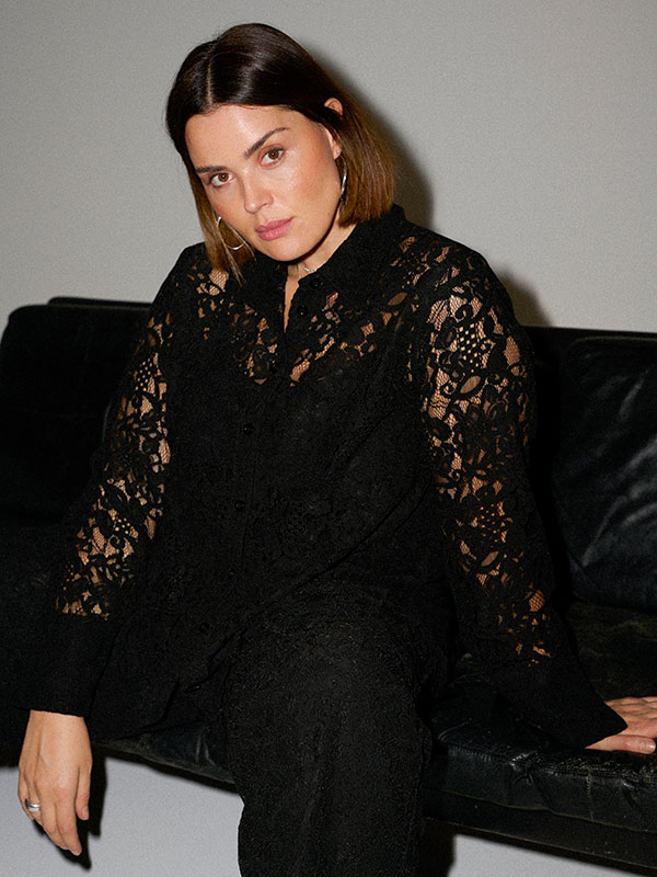 KCNELINA - Plus Size Skjorte fra Kaffe Curve
