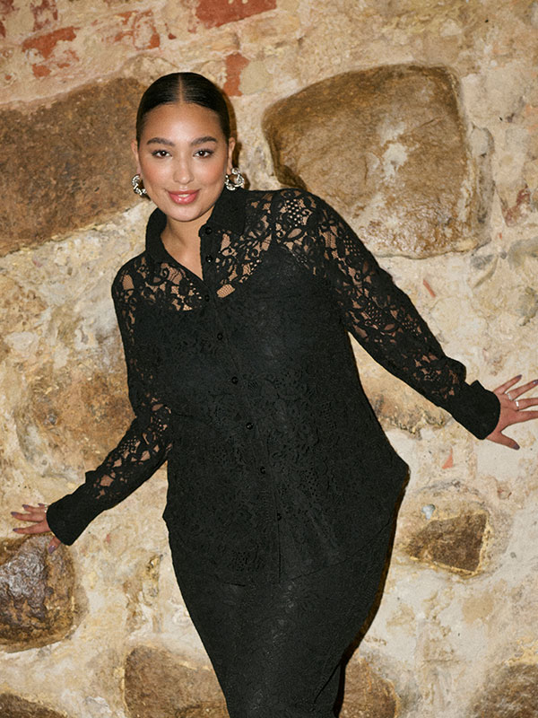 KCNELINA - Plus Size Skjorte fra Kaffe Curve