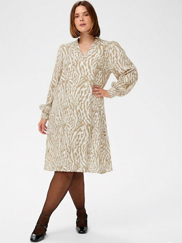 KCMAHLENA - Plus Size Kjole fra Kaffe Curve