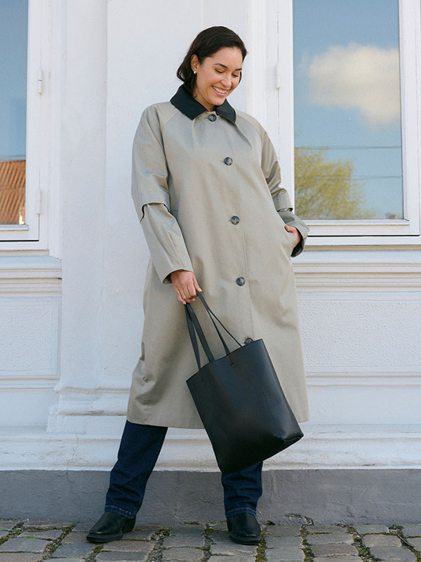 KCSANNA - Plus Size Frakk fra Kaffe Curve