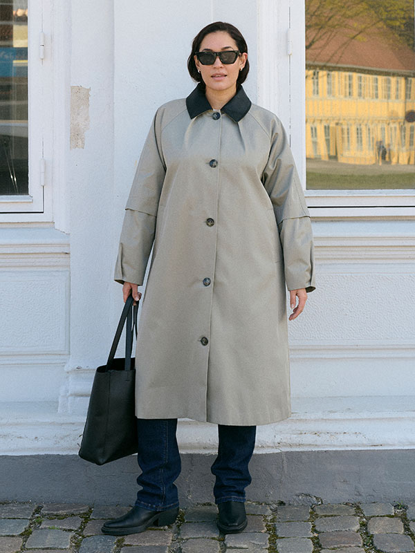 KCSANNA - Plus Size Frakk fra Kaffe Curve