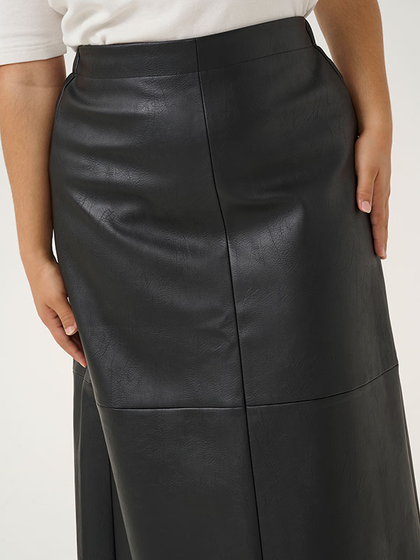 KCELSINA - Plus Size Skjørt fra Kaffe Curve