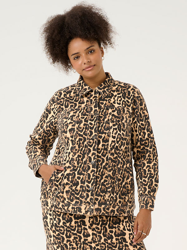 KCLEONOMA - Plus Size Jakke fra Kaffe Curve