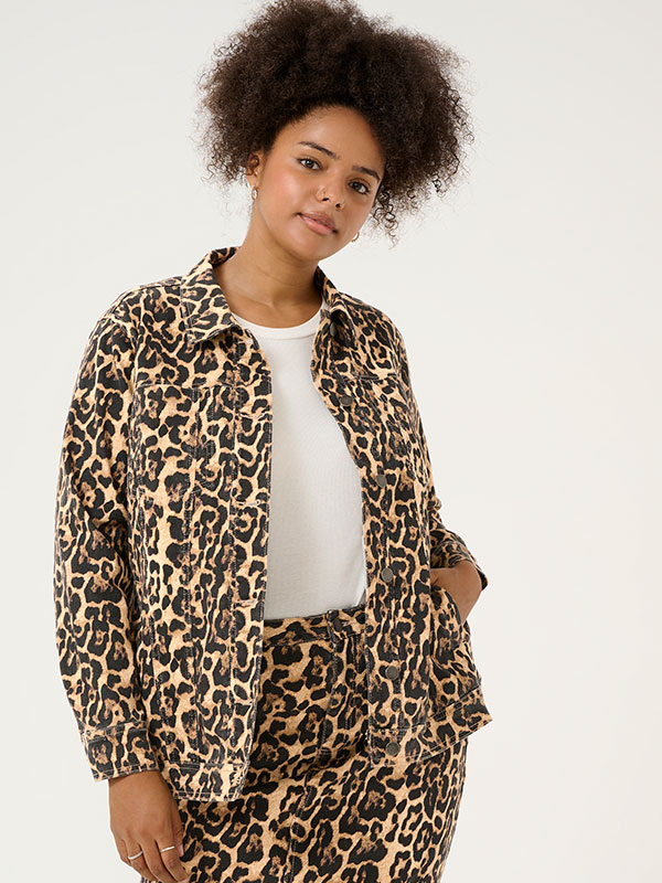 KCLEONOMA - Plus Size Jakke fra Kaffe Curve