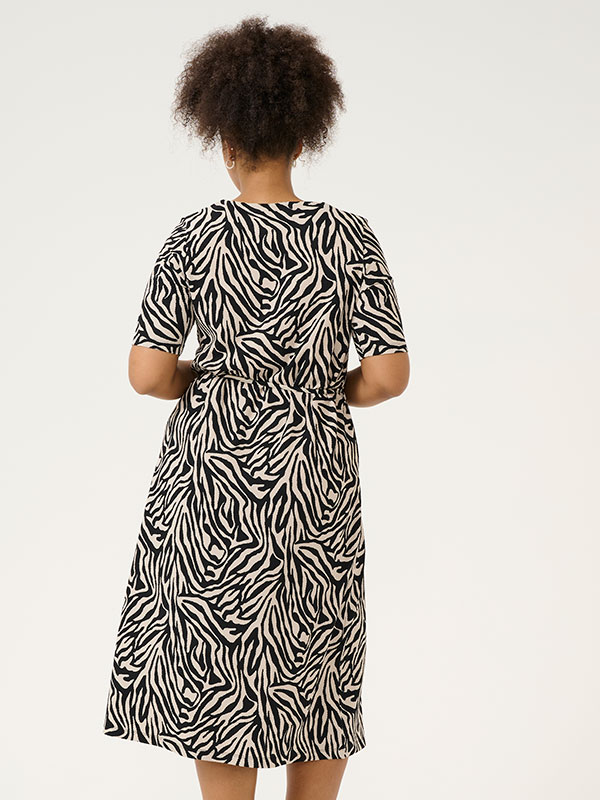 KCIVENA - Plus Size Kjole fra Kaffe Curve