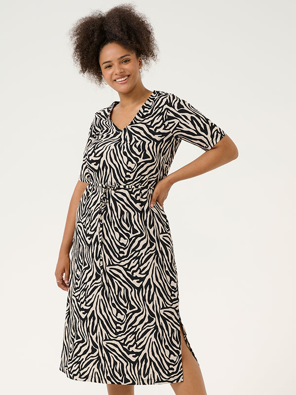 KCIVENA - Plus Size Kjole fra Kaffe Curve
