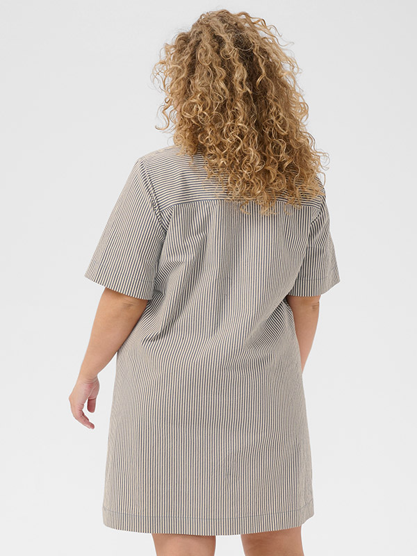 KCNANA - Plus Size Kjole fra Kaffe Curve
